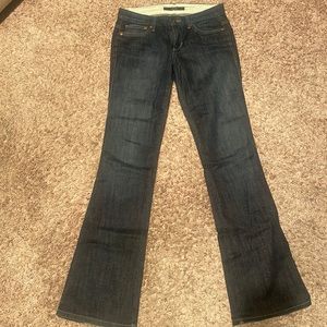 Hardly worn Joe’s Jeans with a flare, soft fabric!